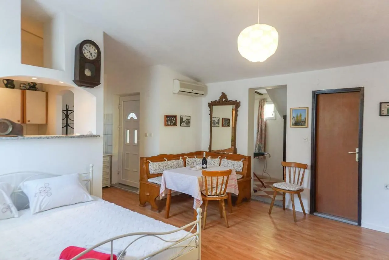 Sonja Apartment Premantura Croatia